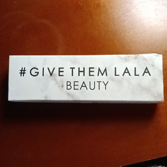 GIVE THEM LALA BEAUTY ✨(BODY GLOW) ✨ - Picture 4 of 12